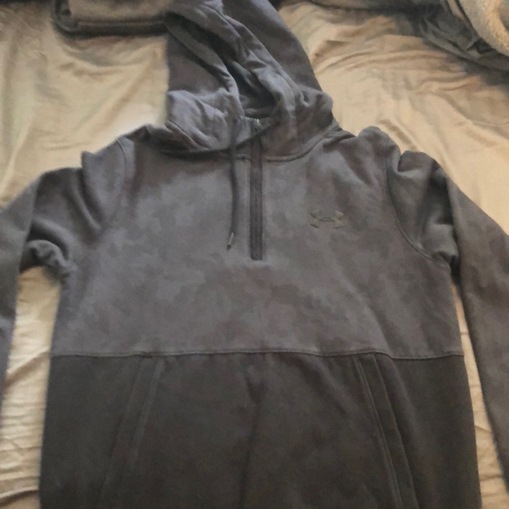 Men’s Large Under Armour Quarter Zip Hoodie